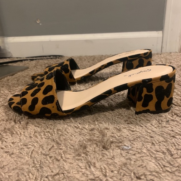 Leopard print mules - Picture 2 of 3